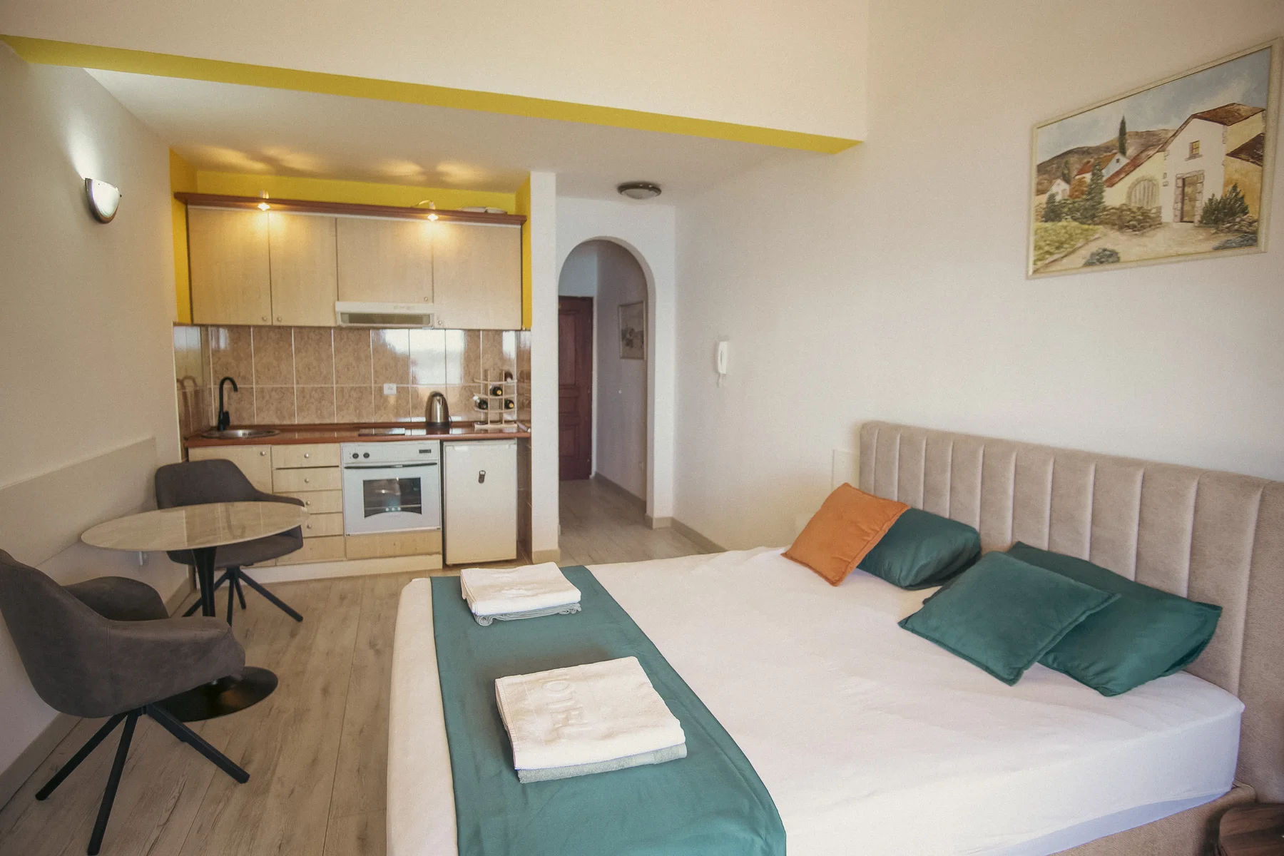 Belle Vue 7 — Enterijer apartmana sa kuhinjom